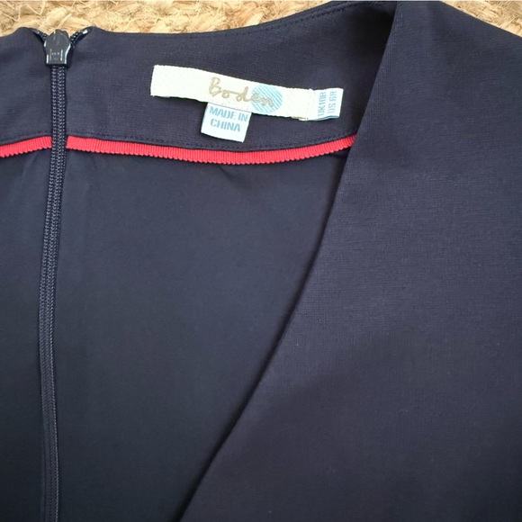 Boden Size 6 Navy Blue V Neck Fit & Flare Short Sleeve Dress - Picture 3 of 5